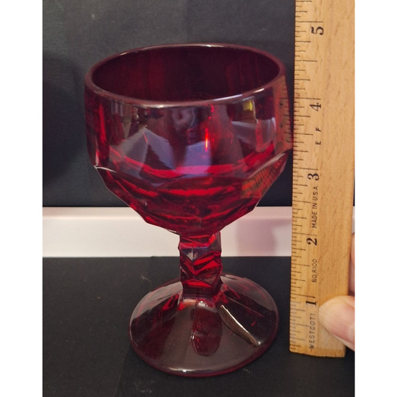 Two Vintage Viking Georgian Ruby Red Wine Glasses Thumbprint Honeycomb - Picture 3 of 3